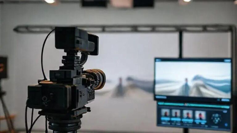 Descomplicando gravações multicâmera: a revolução do fundo por IA